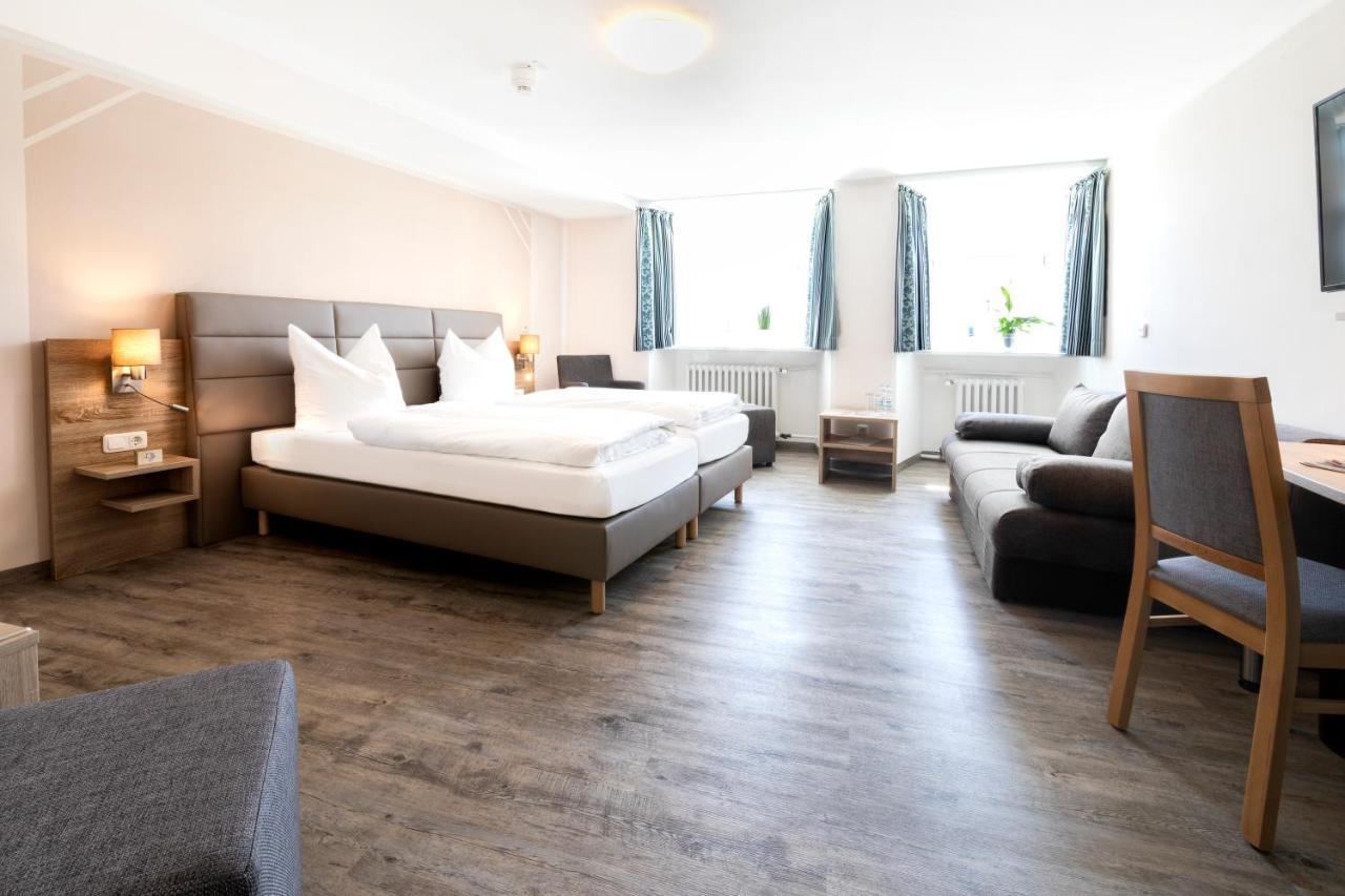 Hotelgasthof Bayerischer Hof Зульцбах-Розенберг Экстерьер фото
