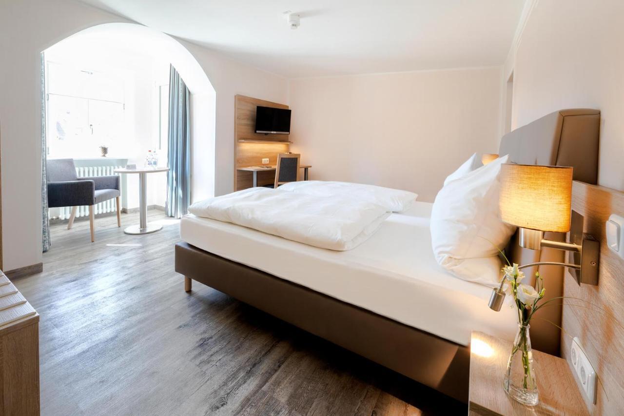 Hotelgasthof Bayerischer Hof Зульцбах-Розенберг Экстерьер фото