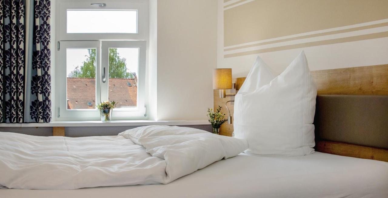 Hotelgasthof Bayerischer Hof Зульцбах-Розенберг Экстерьер фото
