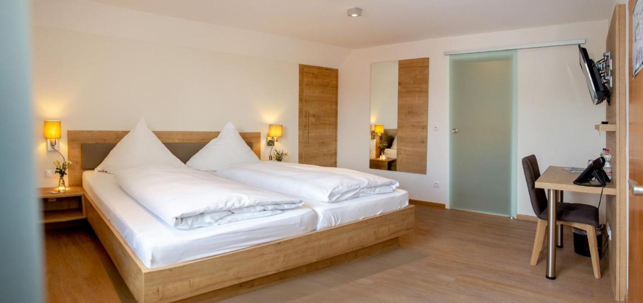 Hotelgasthof Bayerischer Hof Зульцбах-Розенберг Экстерьер фото