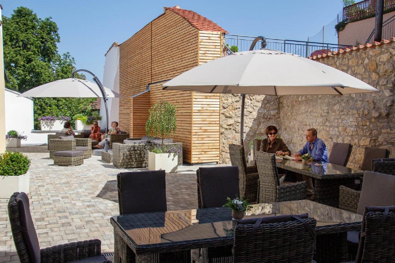Hotelgasthof Bayerischer Hof Зульцбах-Розенберг Экстерьер фото